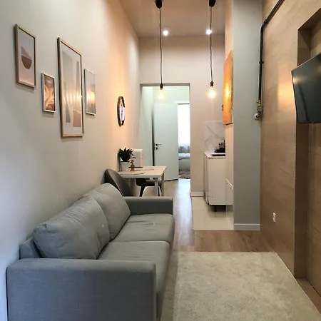 в центрі на вулиці староєврейській 15а біля наливок львова * Lviv