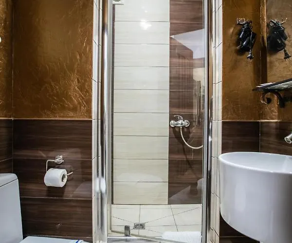 в центрі на вулиці староєврейській 15а біля наливок львова Apartament Lwów